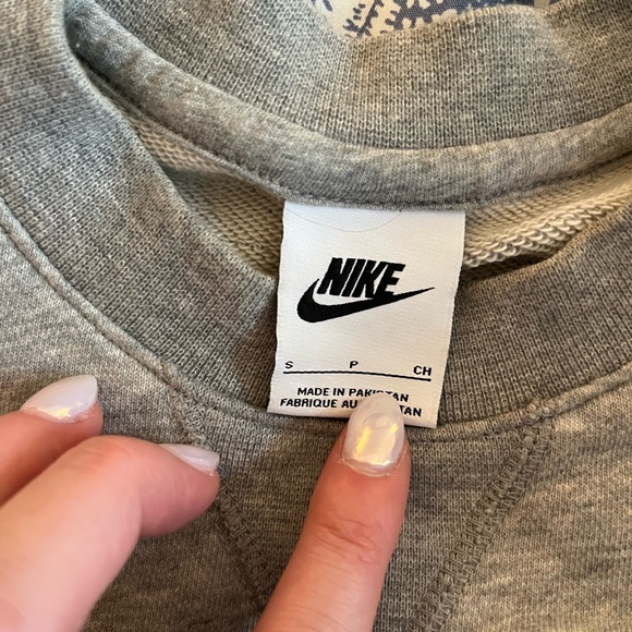 Nike Crewneck - Picture 2 of 2